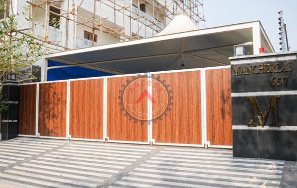 Aautomatic curved  gate